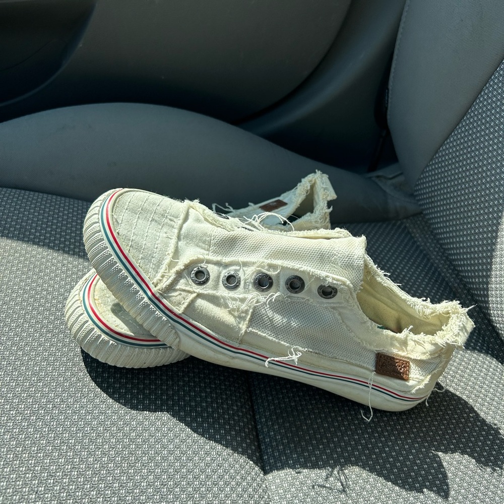 Blowfish Distressed Cream Sneakers